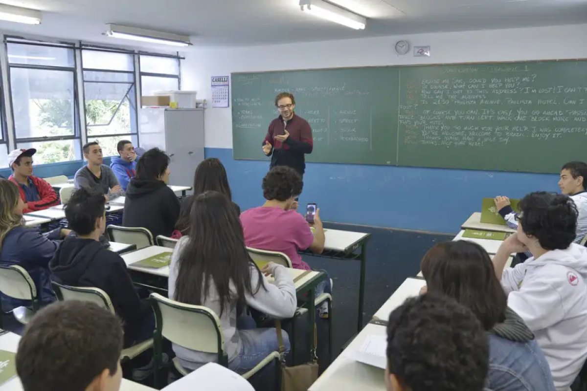 63% dos municípios do país não realizam concurso para professor há mais de 5 anos