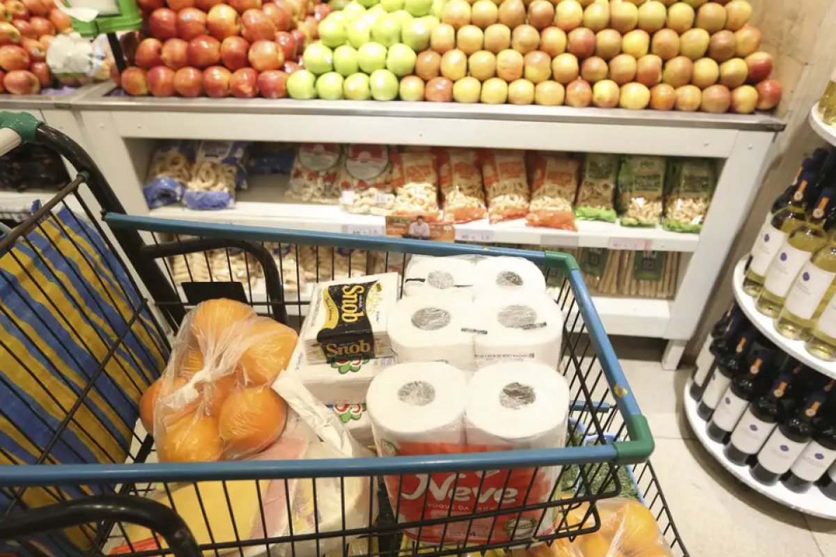 Inflação desacelera a 0,21% em junho e fica abaixo das projeções