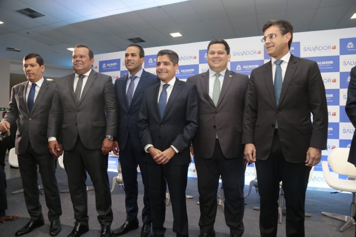 Após terceiro bolo de Maia, Neto desconversa