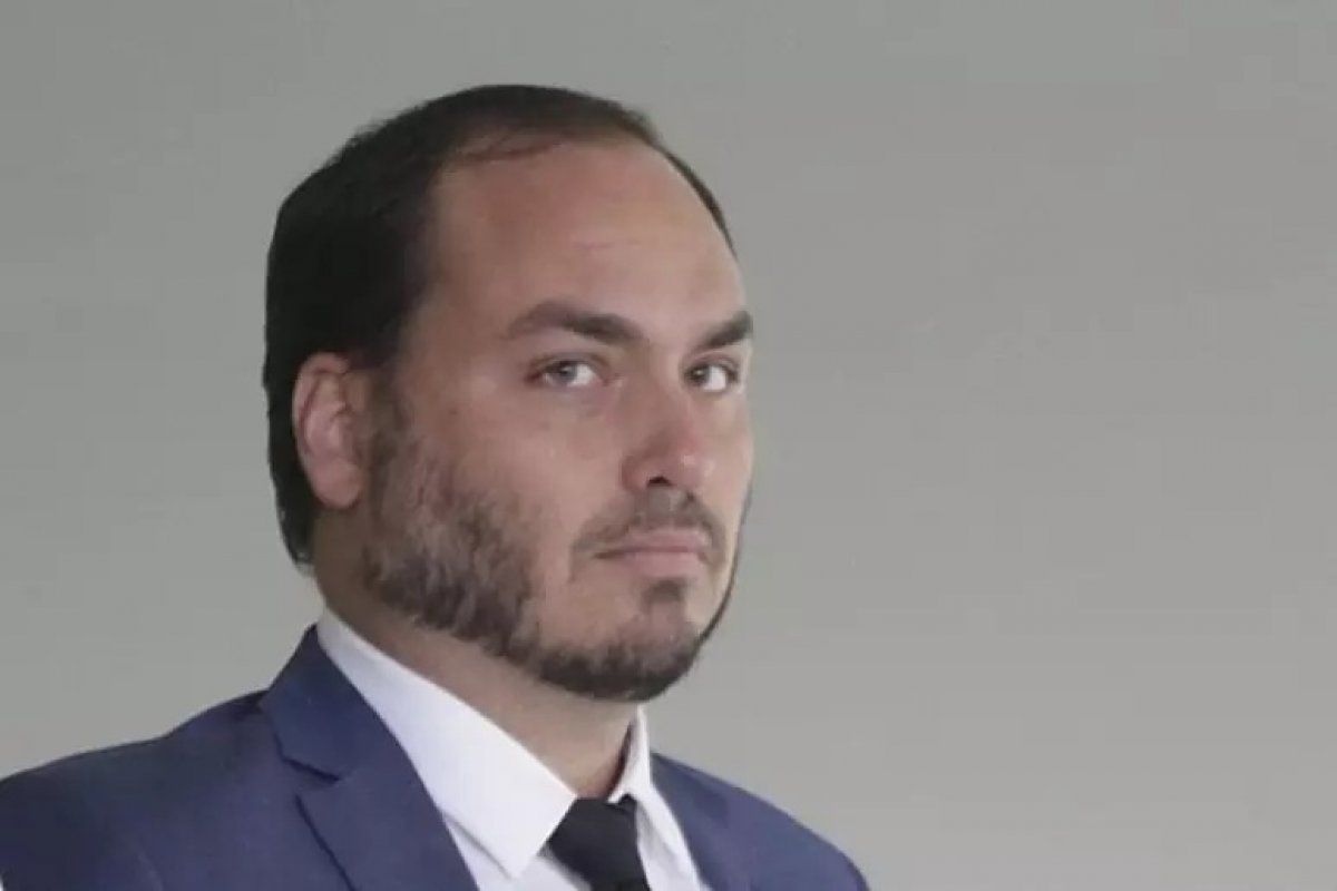 'Abin paralela': Carlos Bolsonaro compara a situação do Brasil à da Venezuela