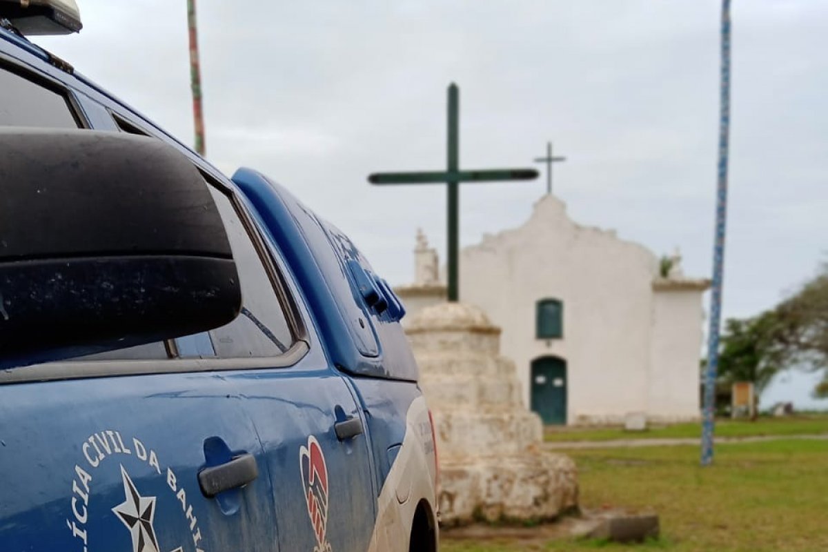 Homem é preso após incendiar casa de companheira no extremo sul da Bahia