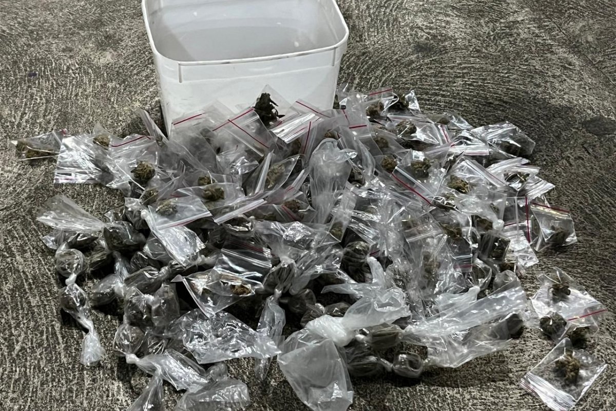 Suspeito de tráfico de drogas é preso pela PM em Pituaçu