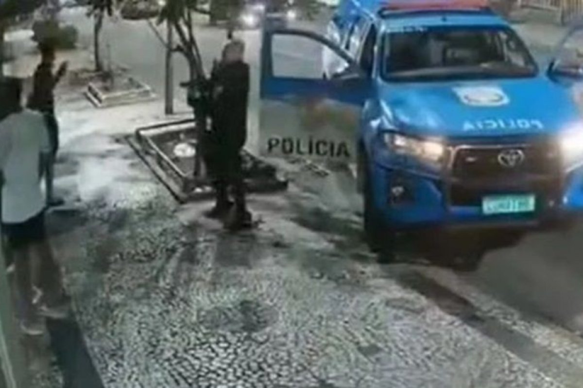 PM nega racismo e diz ter recebido relato de roubo antes de abordar filhos de diplomatas