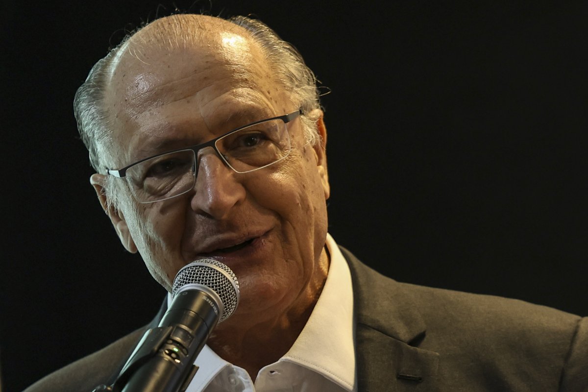 Alckmin critica decisão da Câmara de deixar armas e munições fora da reforma tributária