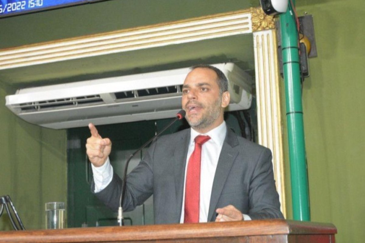 Augusto Vasconcelos alerta sobre possibilidade de extinção de novas linhas de ônibus em Salvador