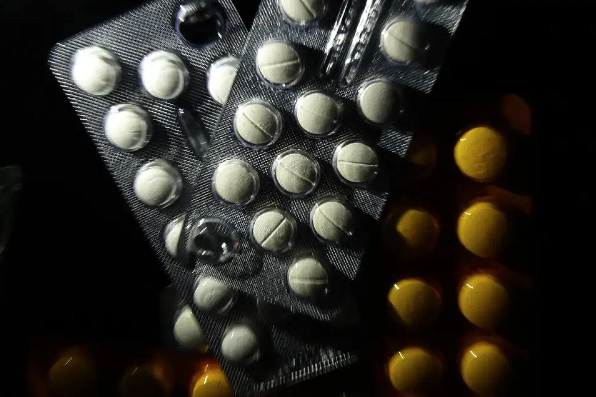 Fiocruz alerta para aumento no número de atentados contra a própria vida por autointoxicação com medicação