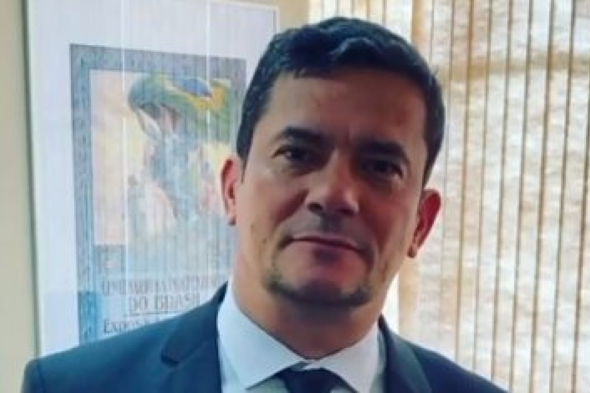 Moro cria conta pessoal no Instagram