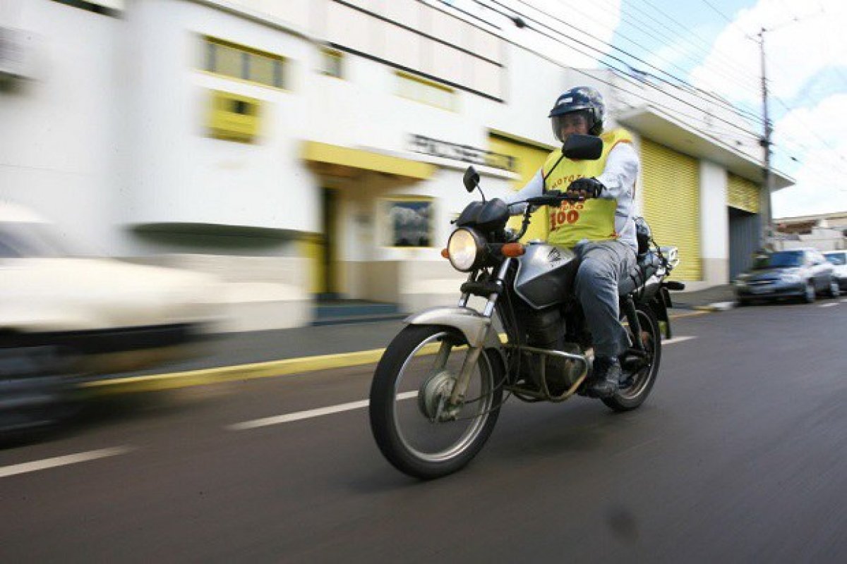 Credenciamento de mototaxistas ocorre até o dia 26 de junho