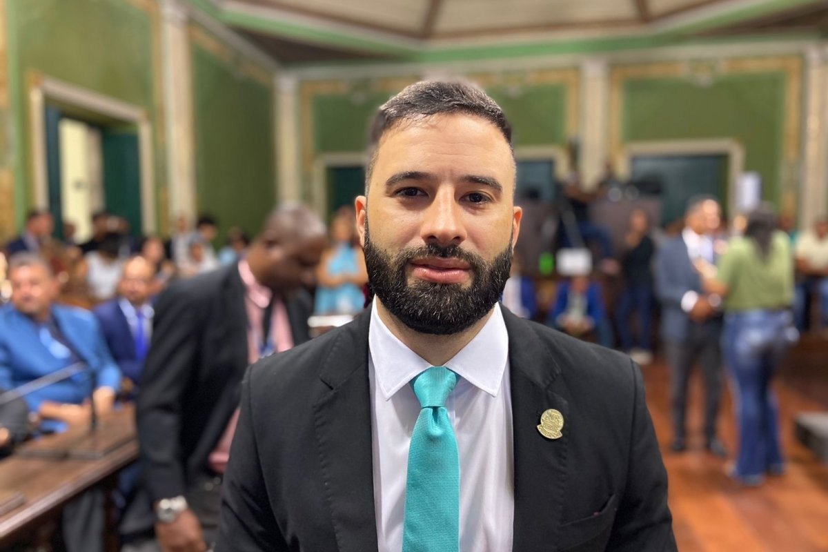 Vídeo: vereador critica desempenho do Vitória e cobra firmeza de Fábio Mota: ‘Tem que dar tapa na mesa’