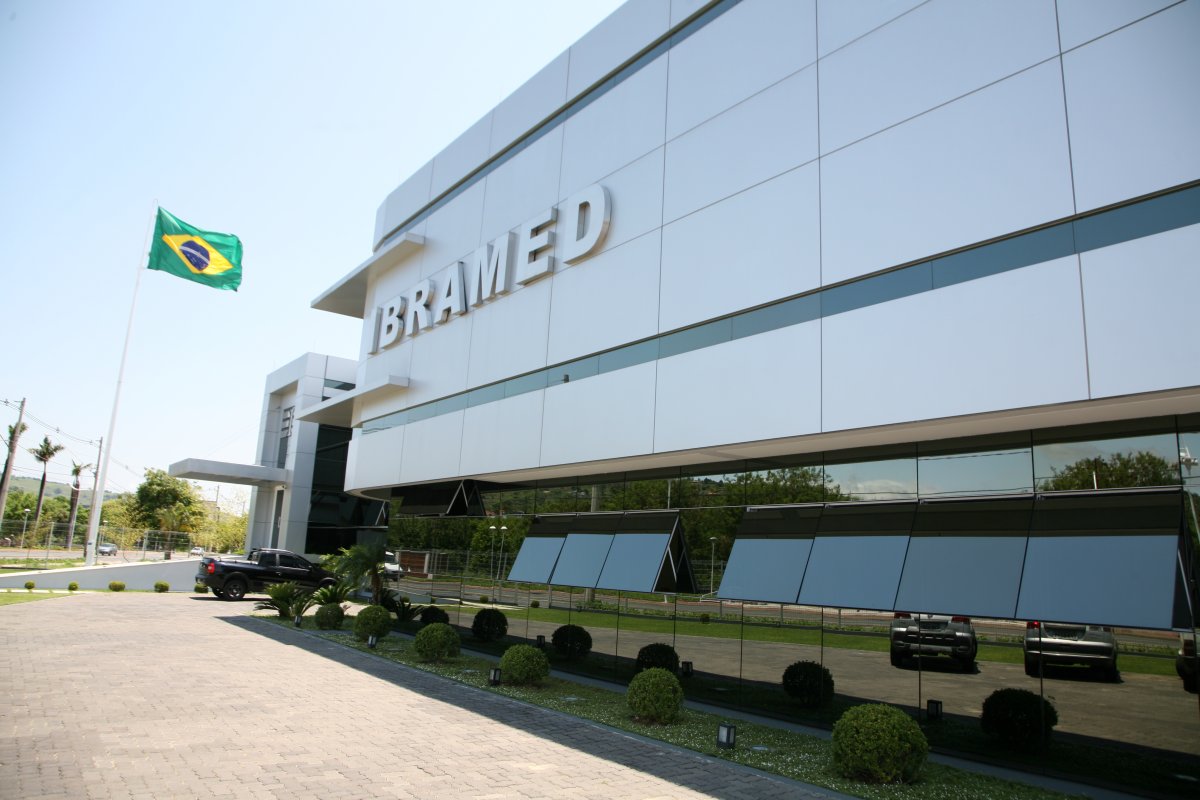 Ibramed lança endolaser e a 1ª criofrequência fracionada não invasiva na feira Estétika em São Paulo!