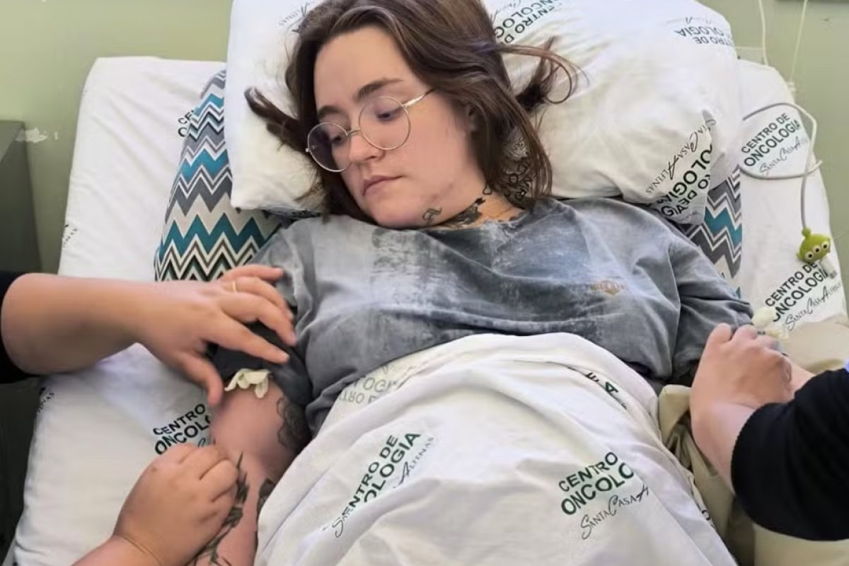 Jovem com a doença da 'pior dor do mundo' encontra alívio após tratamento em UTI