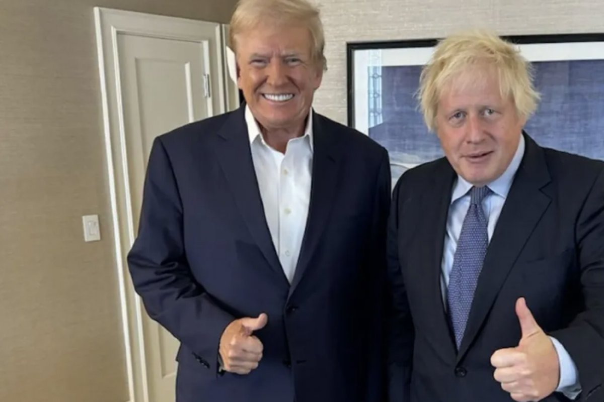Trump se reúne com Boris Johnson na Convenção Republicana