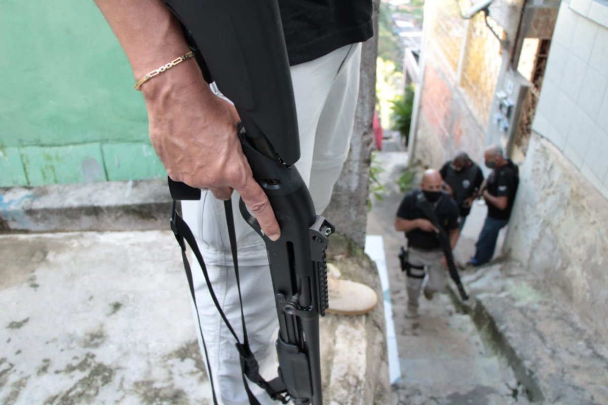 Dupla é presa suspeita de envolvimento em homicídio no município de Casa Nova