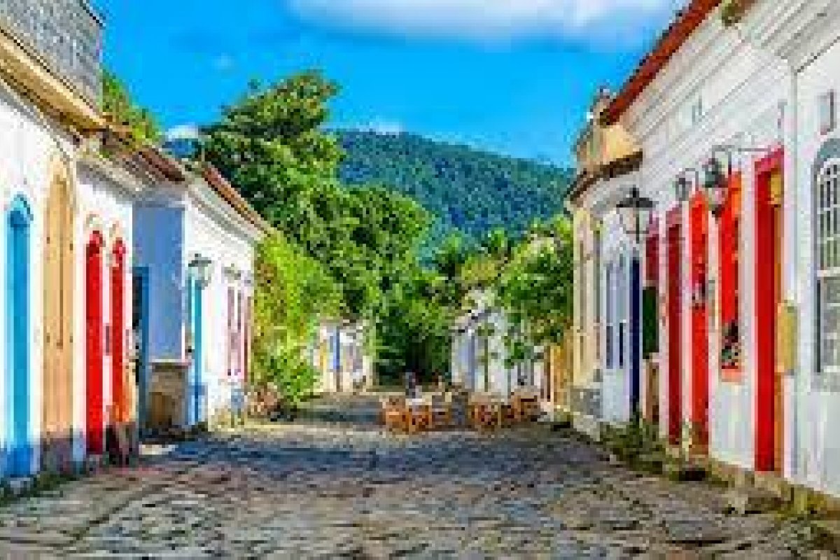 Incêndio em residência mata três crianças em Paraty