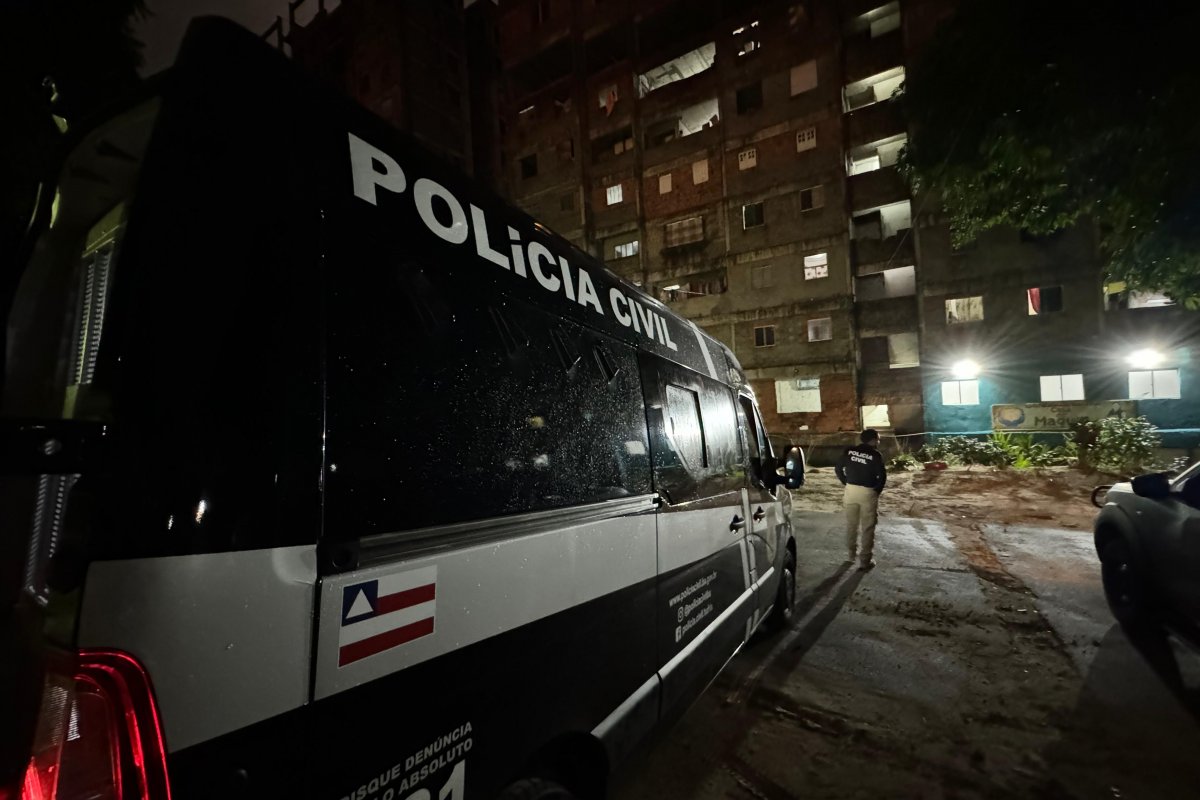 Operação contra narcotráfico cumpre mandados em Salvador; três pessoas são presas