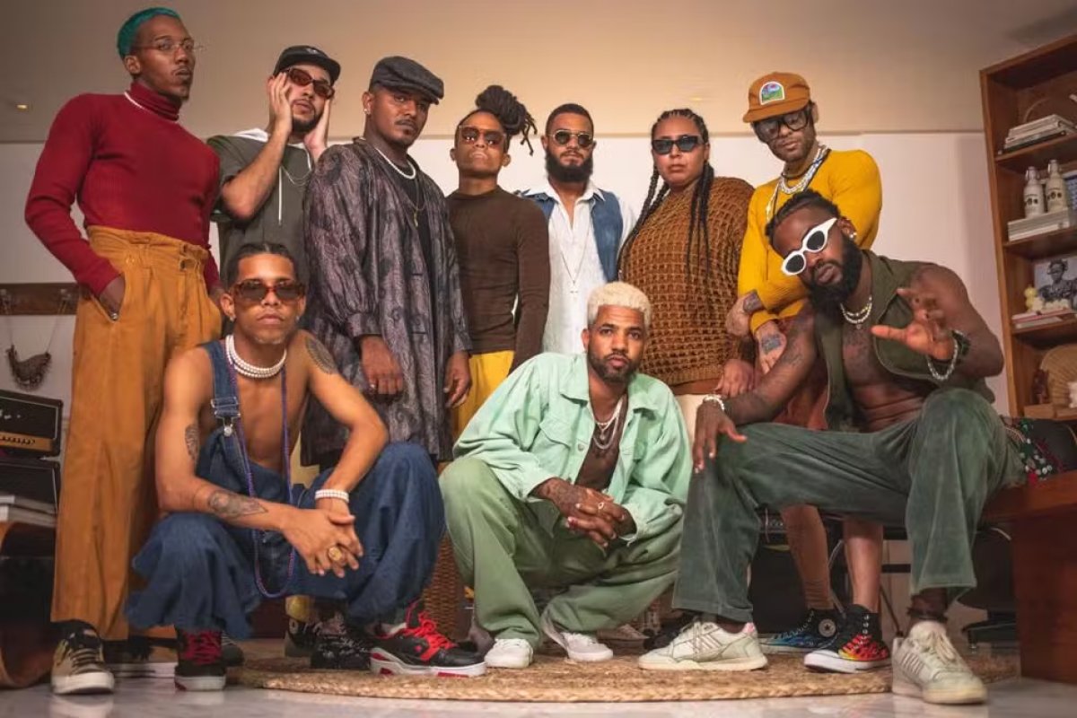 Banda Afrocidade faz show gratuito em homenagem a guitarrista da banda morto em Camaçari