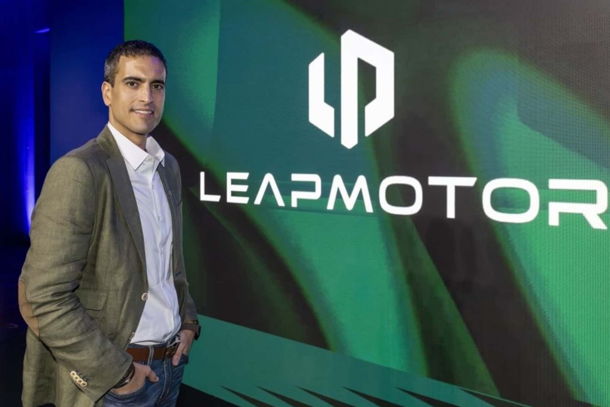 Stellantis anuncia executivo para lançar marca de carros elétricos no Brasil