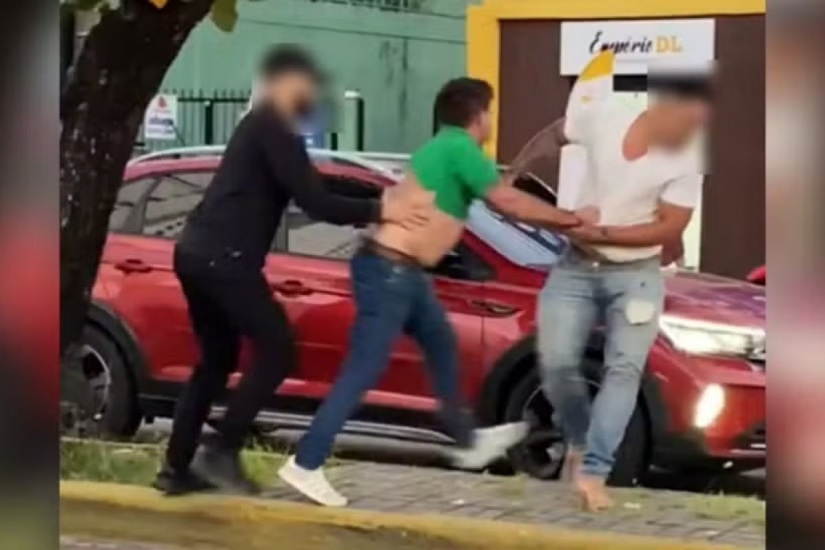 Membros de facção criminosa tentam sequestrar homem em Fortaleza fingindo ser policiais