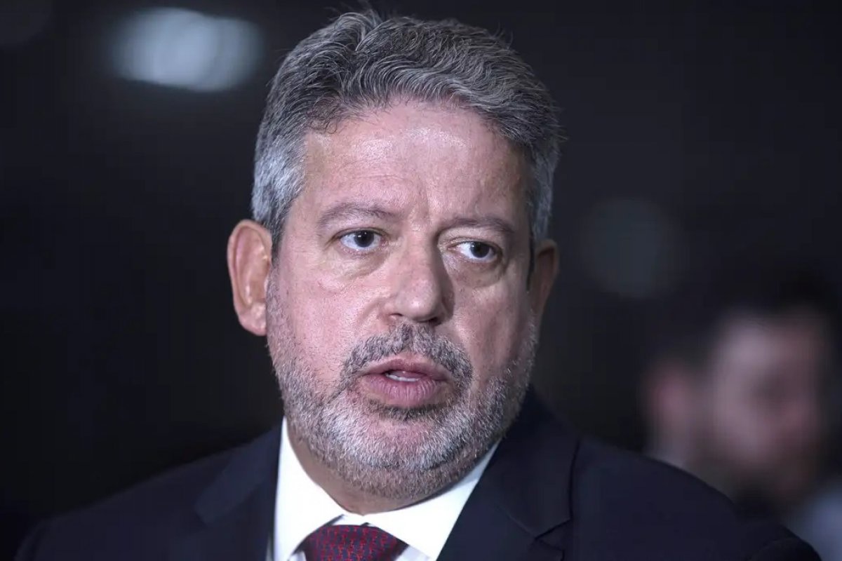 Lira diz que só vai revelar apoio à sucessão na Câmara em agosto