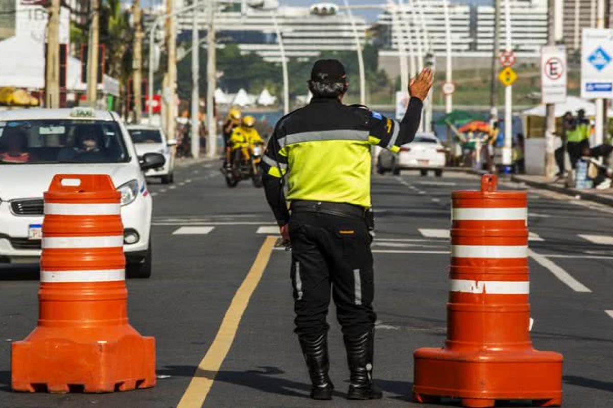 Trânsito tem modificações para eventos neste domingo (21)