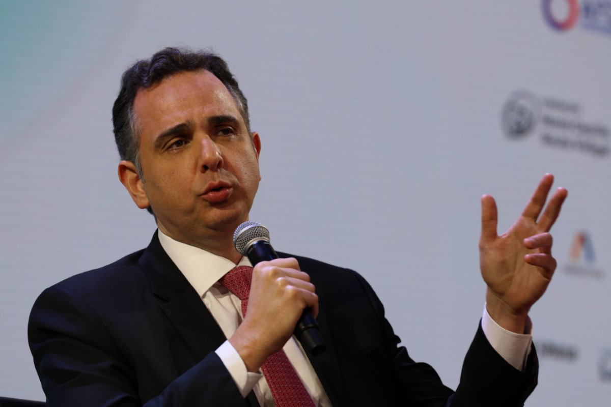 Pacheco defende regulamentação da IA após apagão cibernético