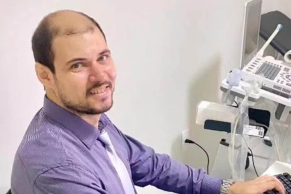 Médico de 34 anos morre após carro bater em vaca em rodovia na Bahia