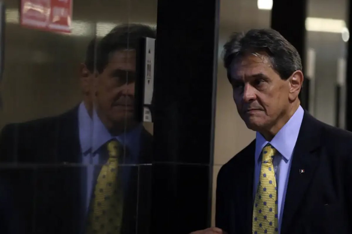 O ex-deputado federal Roberto Jefferson paga conserto de R$ 39 mil por fuzilar carro da PF