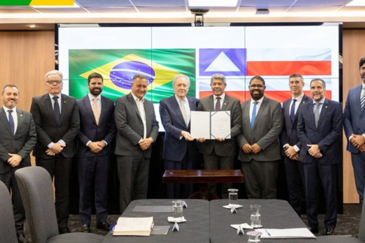 Segurança pública da Bahia recebe 87 viaturas entregues por Lewandowski