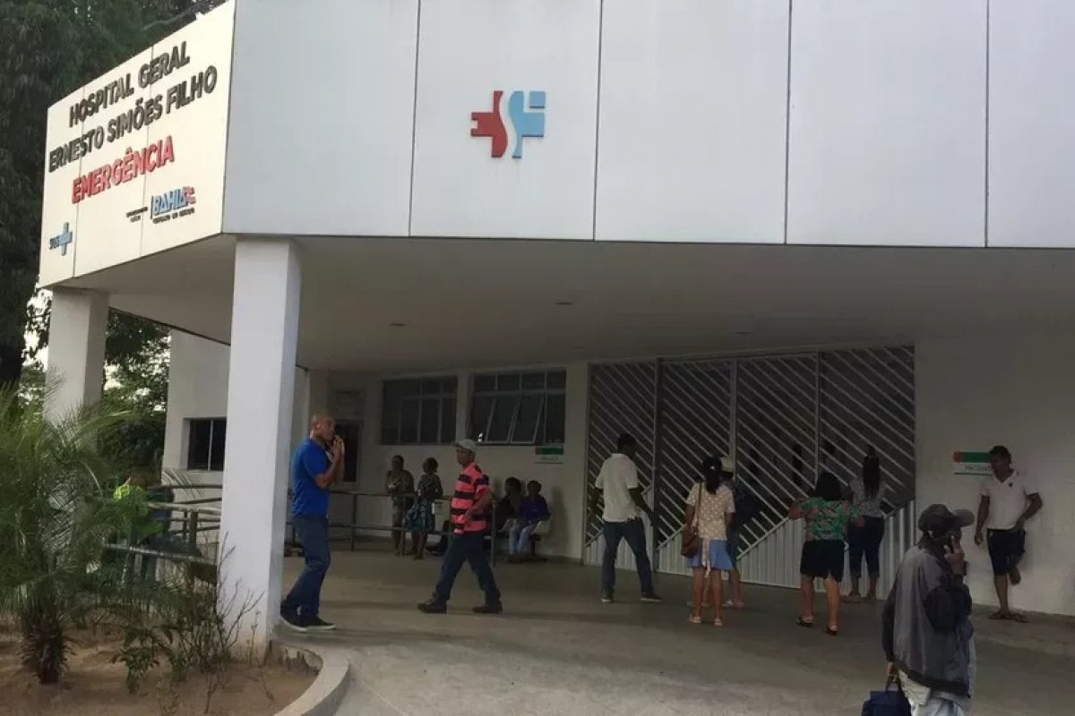 Policial militar é baleado e tem arma roubada no bairro do IAPI
