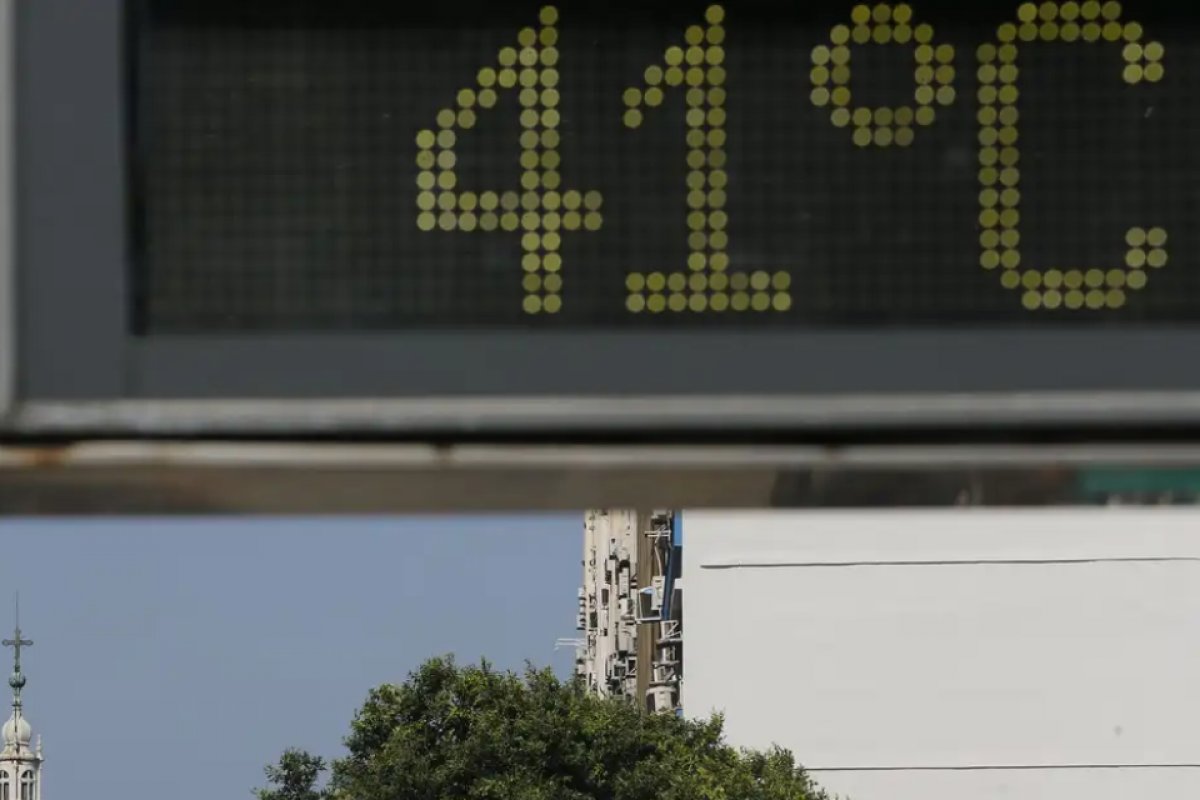 Mundo bate recorde de dia mais quente pela segunda vez consecutiva