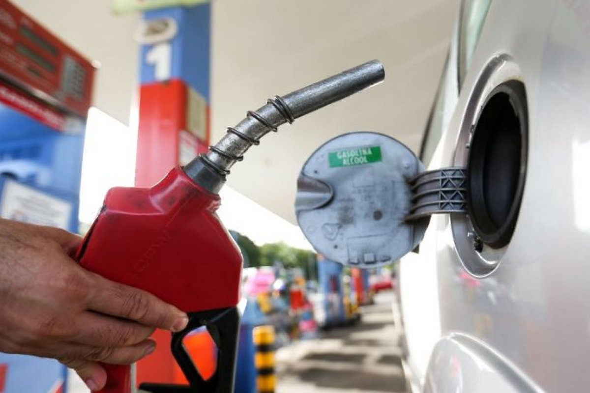 Preço médio da gasolina sobe mais 2,68 e passa de R$ 6,10 nos postos, segundo ANP