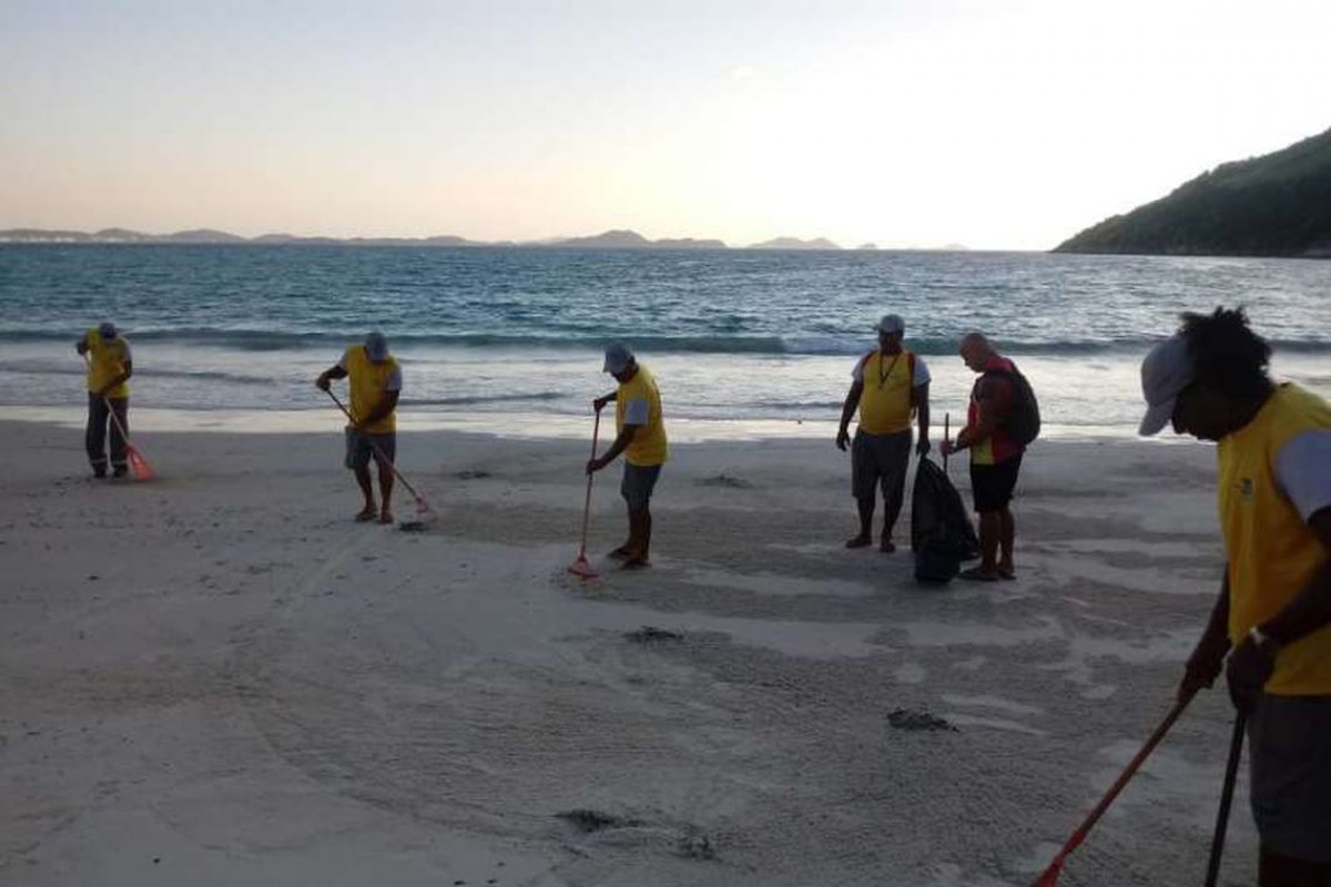 Ambulantes prejudicados pelo vazamento de óleo serão indenizados pela Petrobras