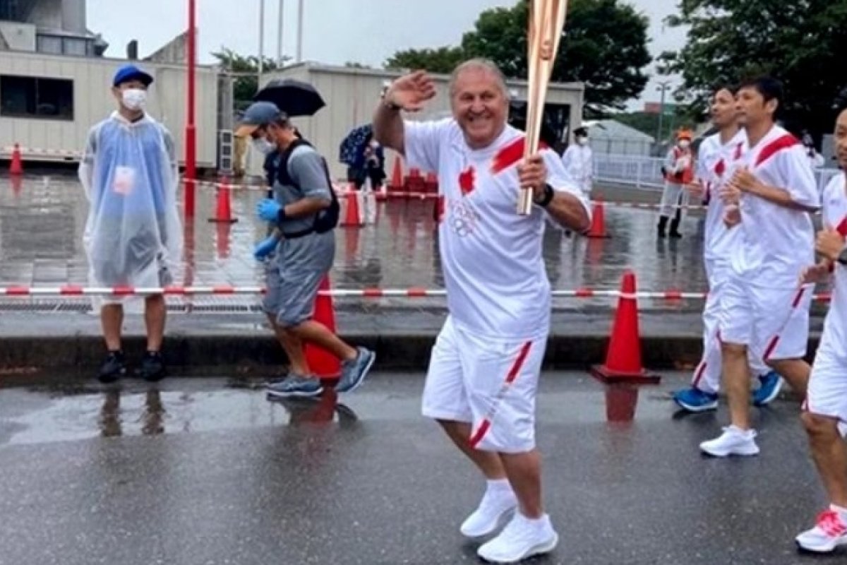 Zico é assaltado em Paris e tem prejuízo de cerca de R$ 3 milhões!