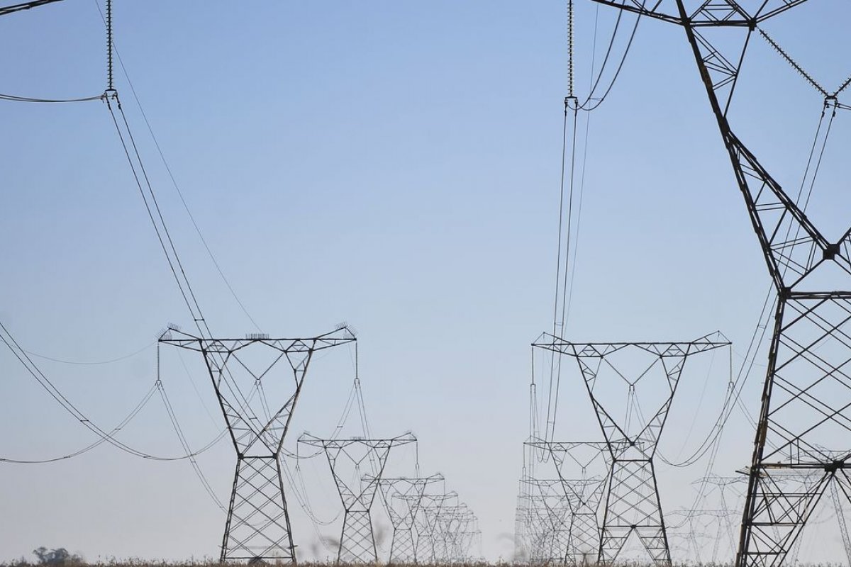 Energia elétrica vai ficar mais barata em agosto com retorno da bandeira verde, anuncia Aneel