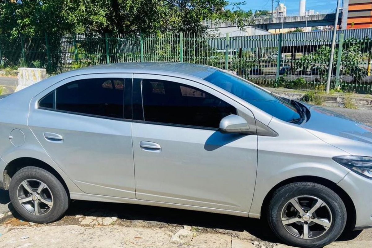 Homem é preso com carro roubado em Lauro de Freitas