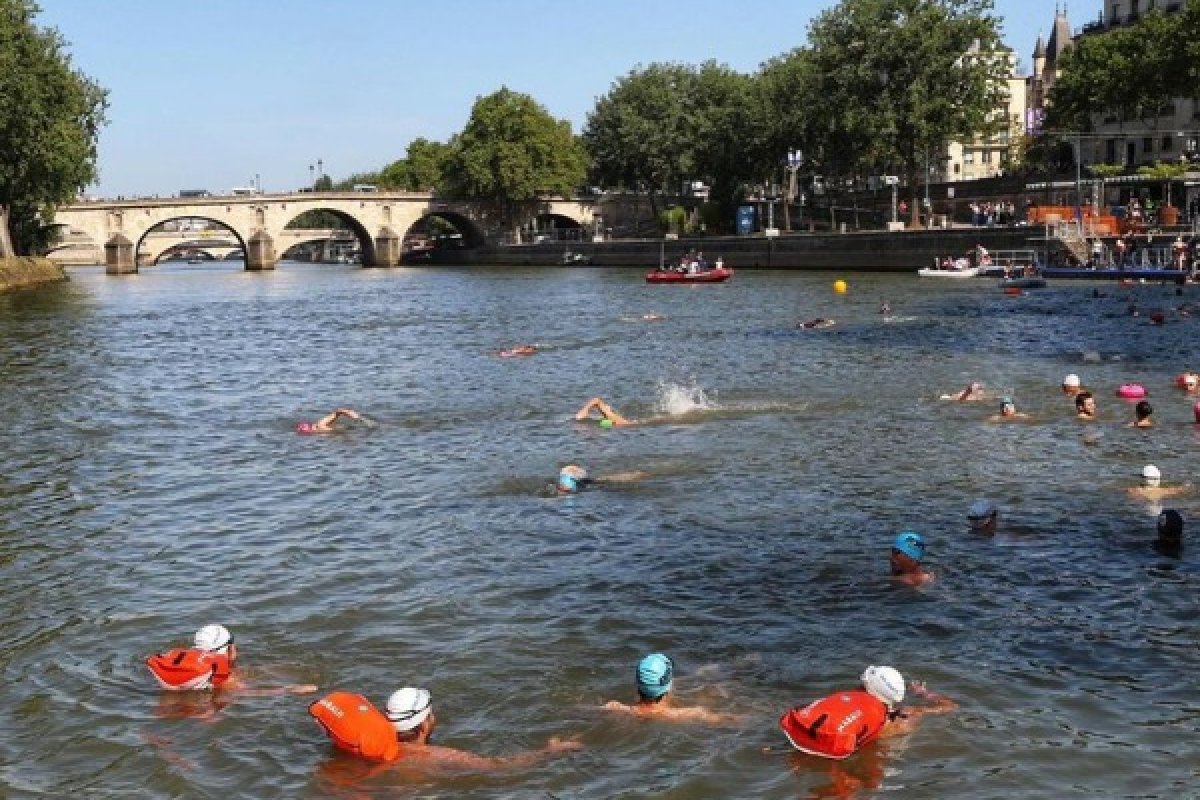 Devido à qualidade ruim da água, treino do triatlo olímpico no Sena é cancelado