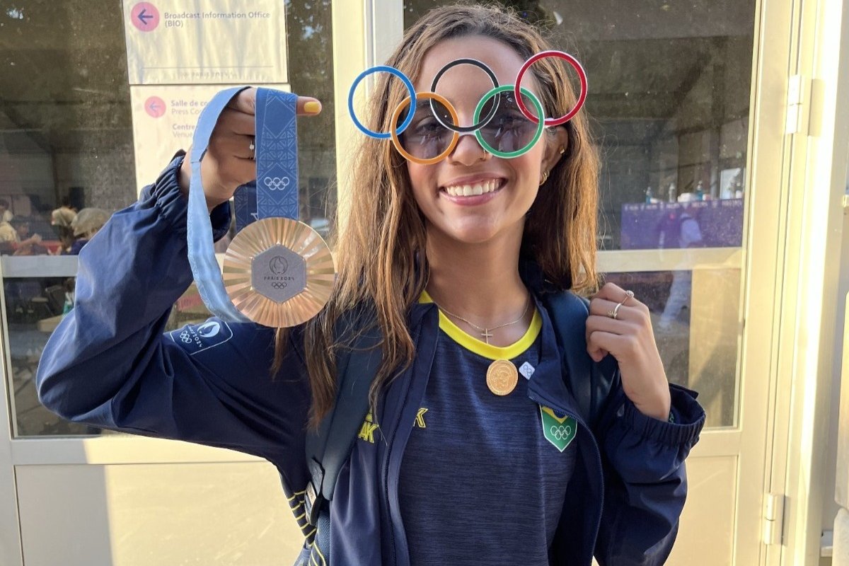 Djavan agradece Rayssa Leal após skatista competir ao som de suas músicas