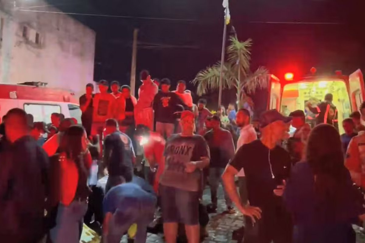 Carro desgovernado deixa três mulheres feridas no interior da Bahia