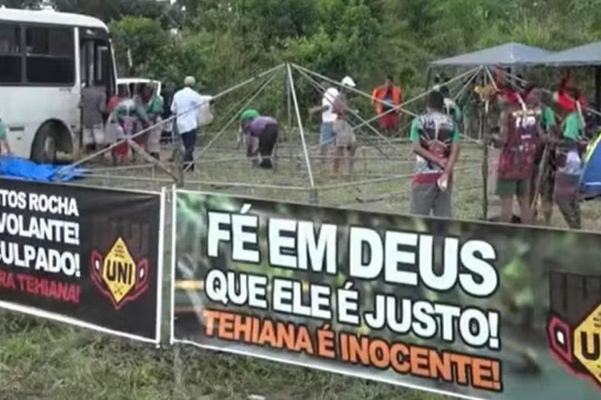 Indígenas protestam contra condenação de mulher por atropelar e matar criança de 4 anos na Bahia
