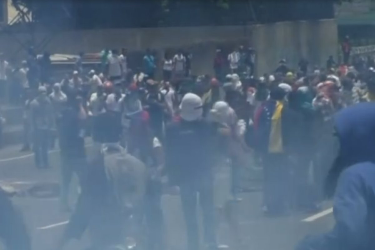 Protestos contra Maduro deixam pelo menos 6 mortos e 132 detidos na Venezuela, diz ONG