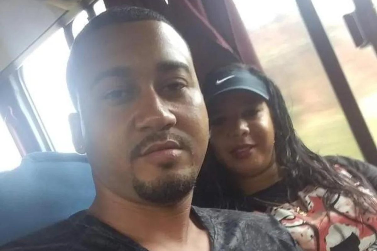 Homem é condenado a 20 anos de prisão por feminicídio na Bahia; vítima foi morta na frente do filho