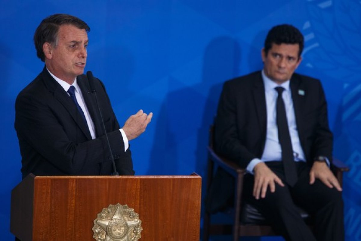 Após desistir de recriar ministério da Segurança Pública, Bolsonaro diz não ter problema com Moro