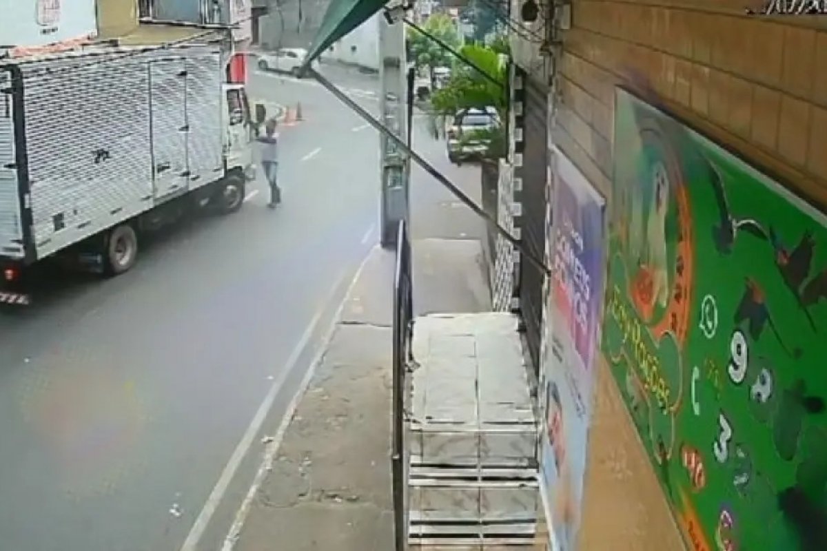 Caminhão que transportava eletrodomésticos é roubado durante entrega em Salvador