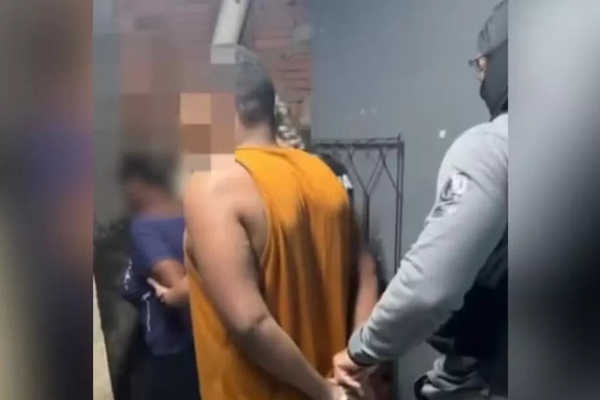 Padrasto é preso por estuprar enteada; vítima só conseguiu denunciar 3 anos depois