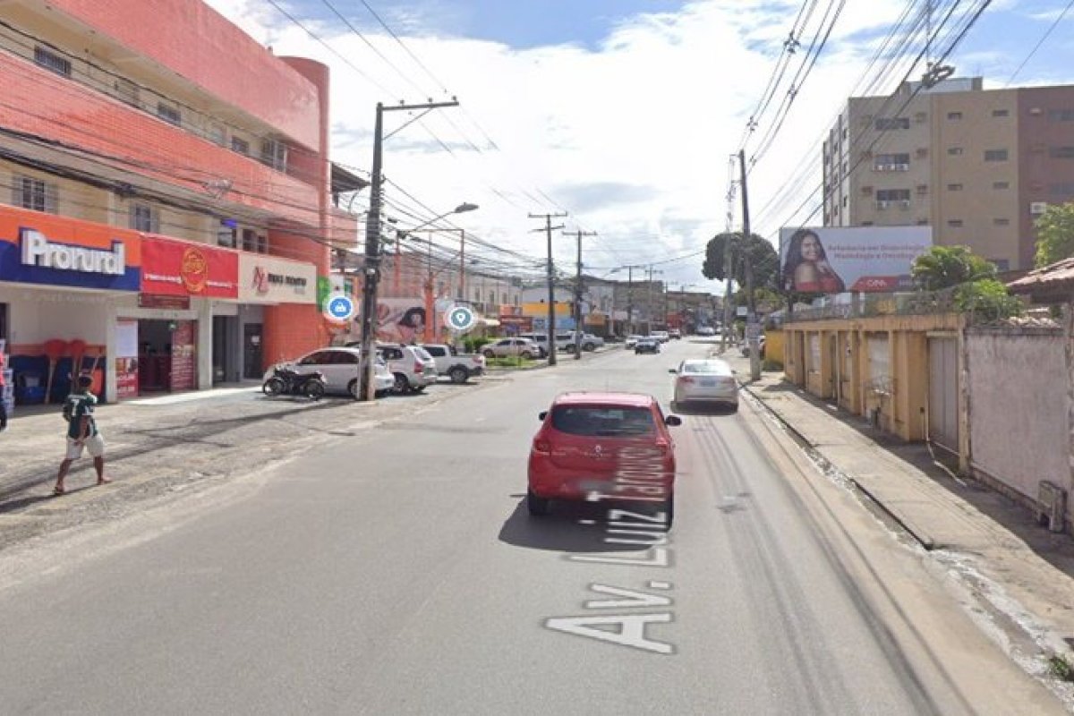 Motociclista é esfaqueado durante assalto e bandido leva surra da população em Lauro de Freitas