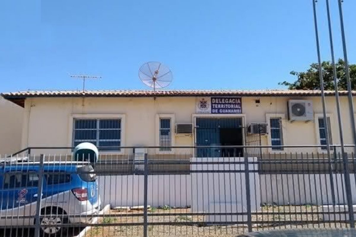 Jovem é morto a tiros dentro de bar no sudoeste da Bahia