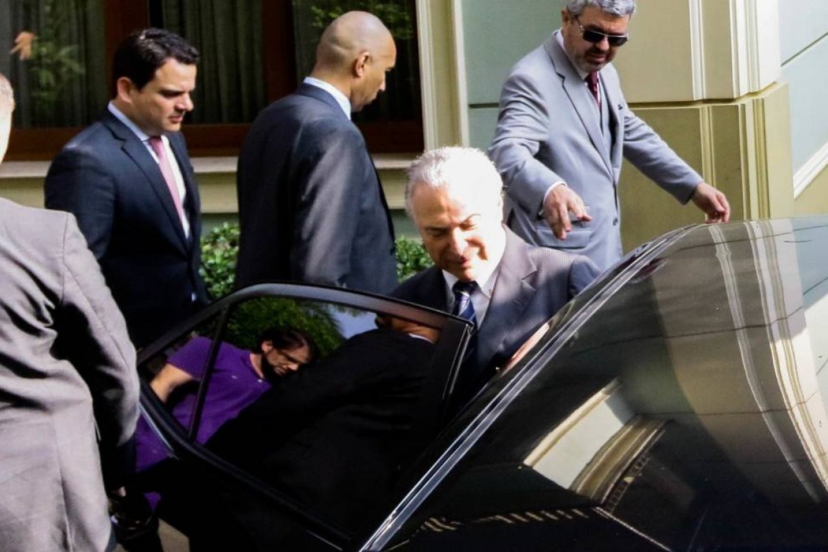 STJ suspende processo em que Michel Temer é réu