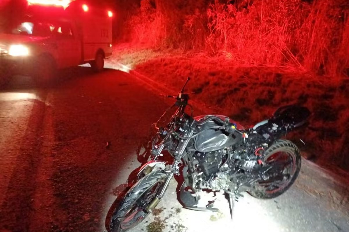 Adolescente de 17 anos morre em acidente de moto na BR-242