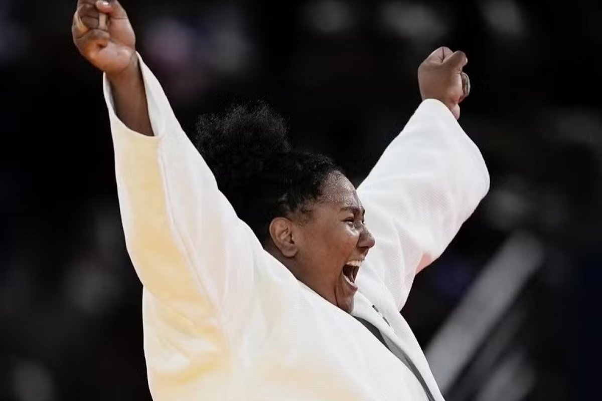 Bia Souza é a primeira mulher estreante a ser campeã olímpica em provas individuais