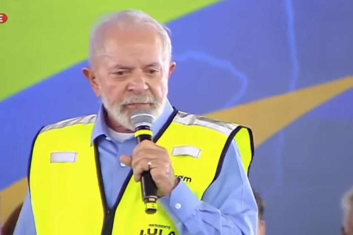 Lula volta a mandar indireta a Musk e fala em 'babaca'